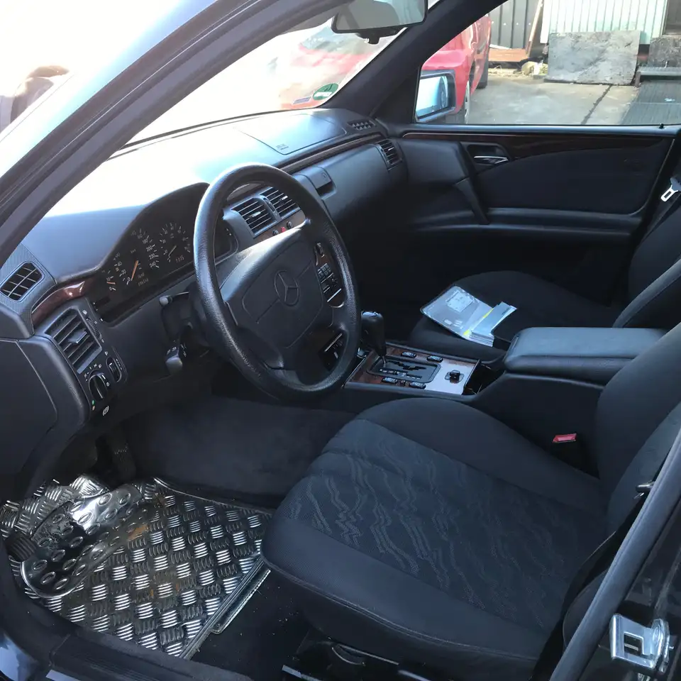 Mercedes-Benz E 200 E-Klasse Classic, foto 12