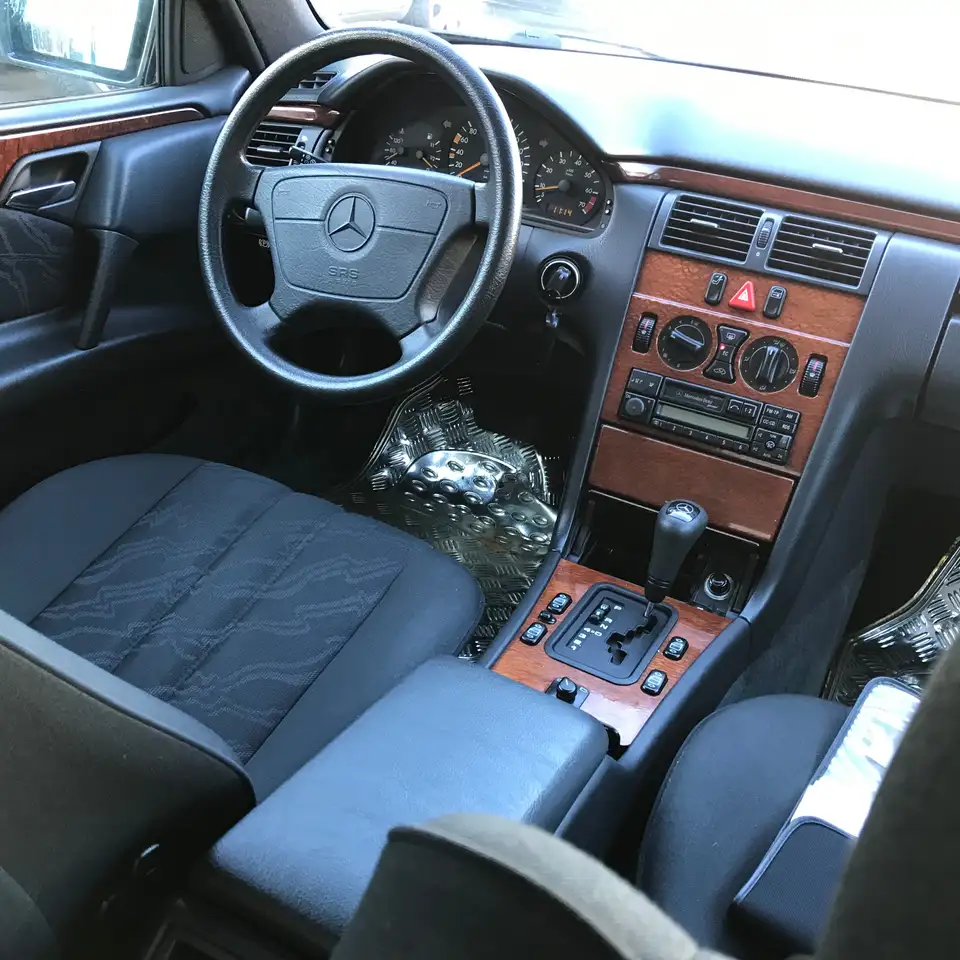 Mercedes-Benz E 200 E-Klasse Classic, foto 10