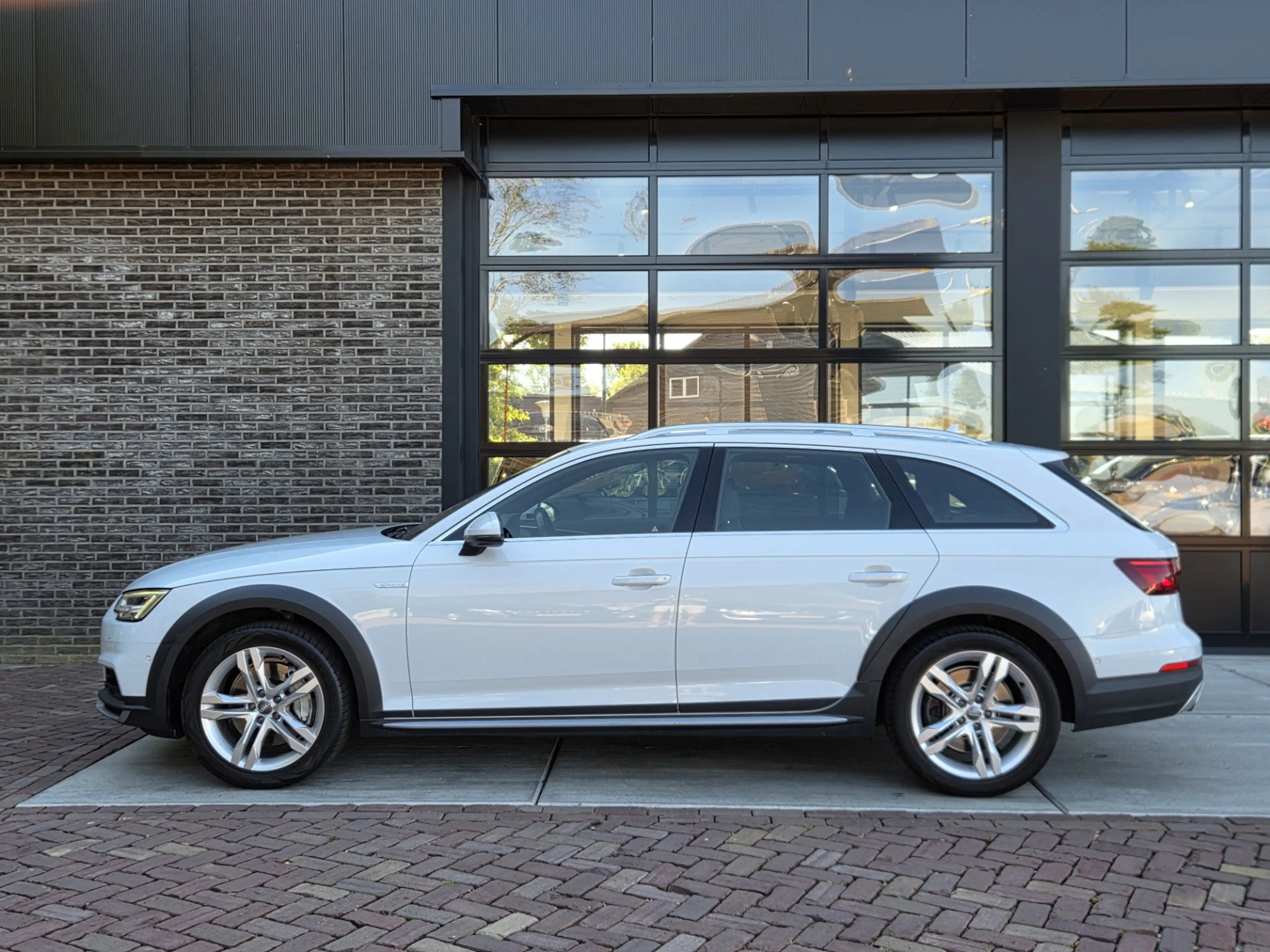 Audi A4 allroad quattro 2.0 TFSI MHEV Pro Line Plus | ACC | ECC | — photo 7