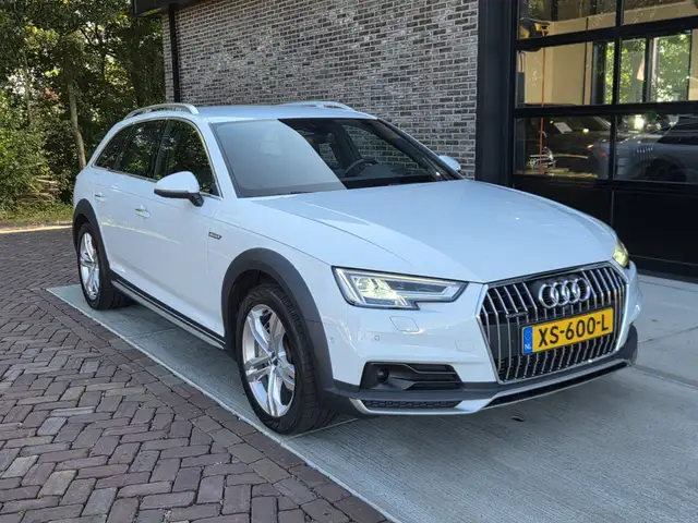 Audi A4 view 24