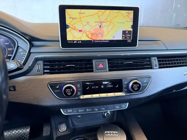 Audi A4 view 8