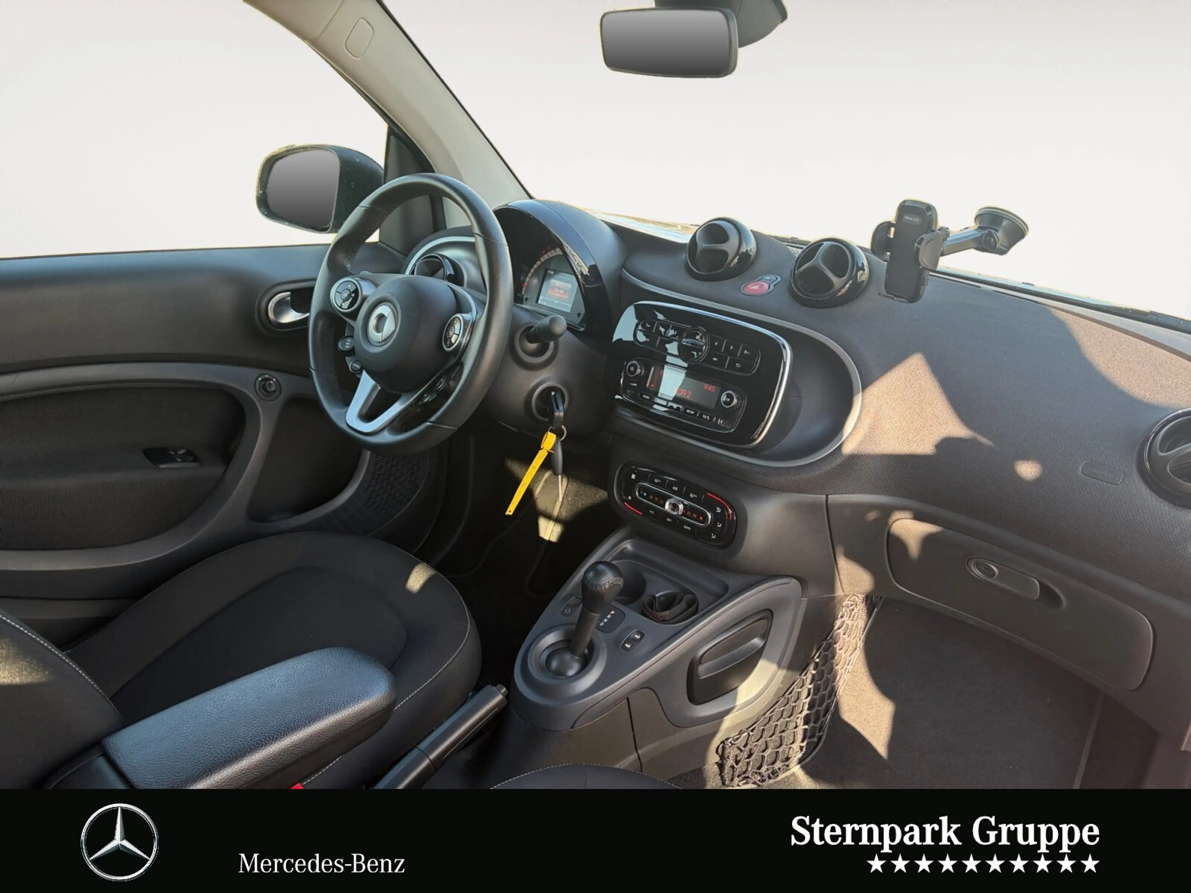 smart forTwo cabrio passion SHZ*TEMPOMAT*BLUETOOTH*uvm Autom./Klima/Sitzhzg./BC/Tempomat/L-R Sensor/eFH./USB-Anschluss — photo 15