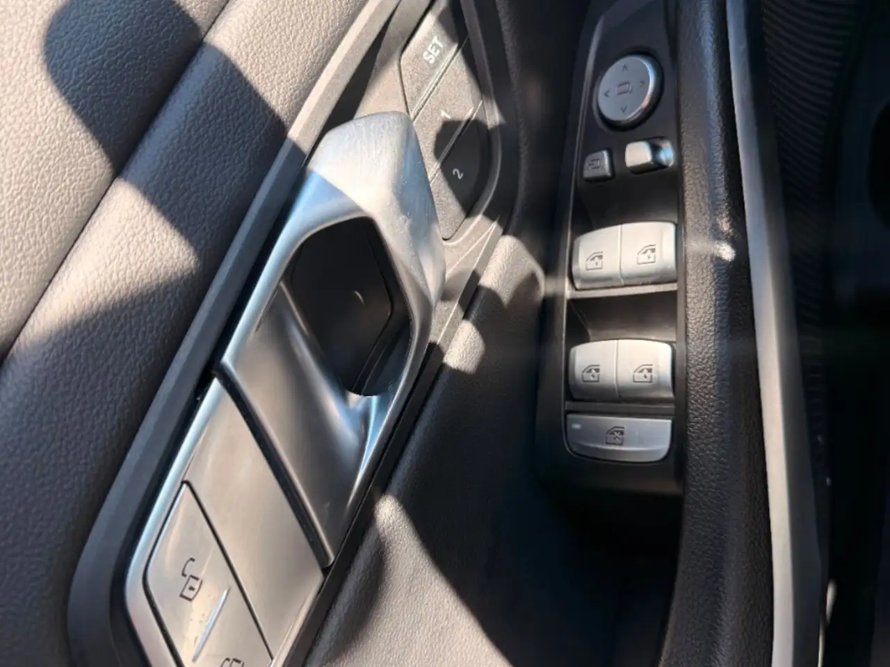 BMW 3 Series снимка BMW 3 Series