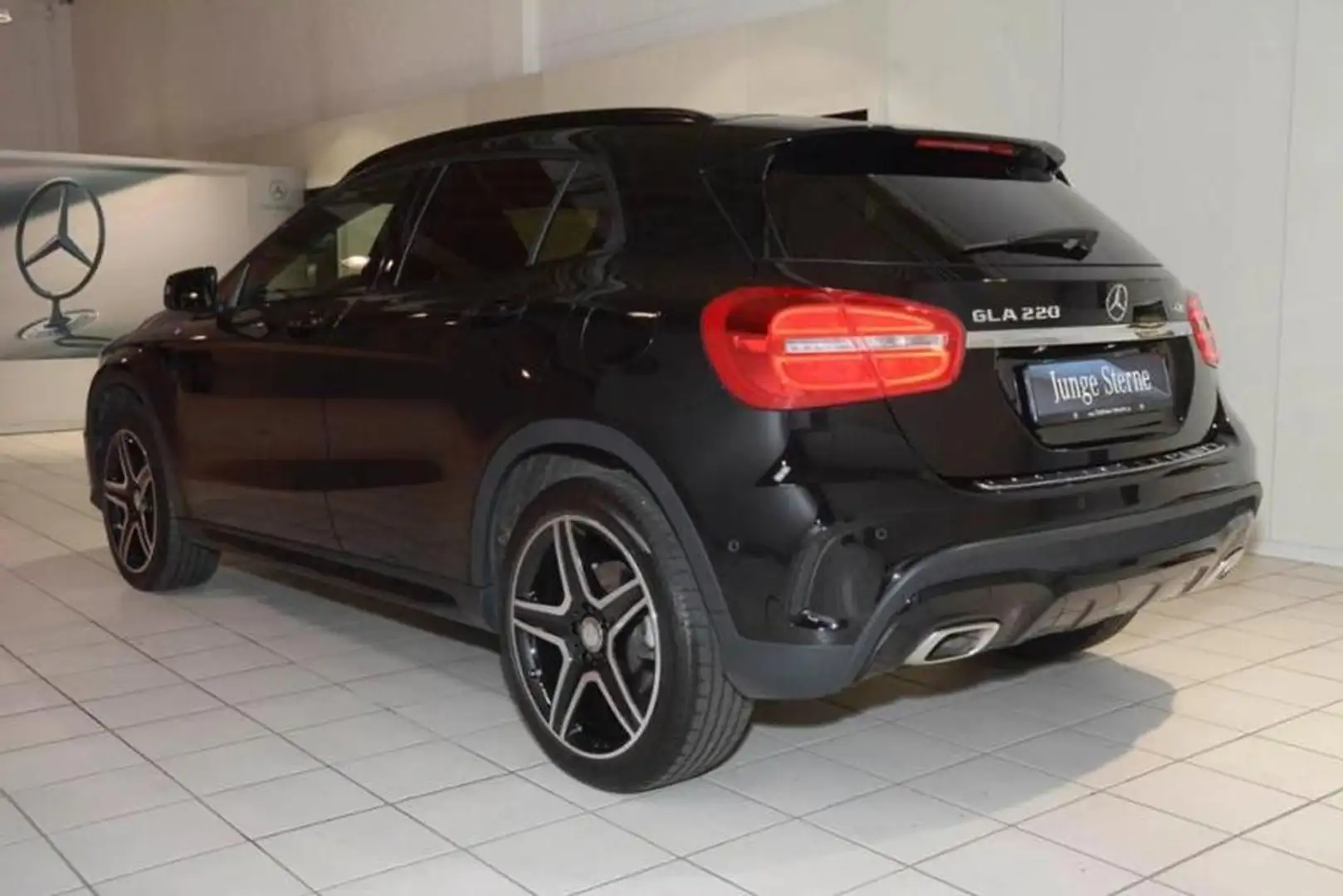 Mercedes-Benz GLA 220 220CDI AMG Line 7G-DCT Negro - 2