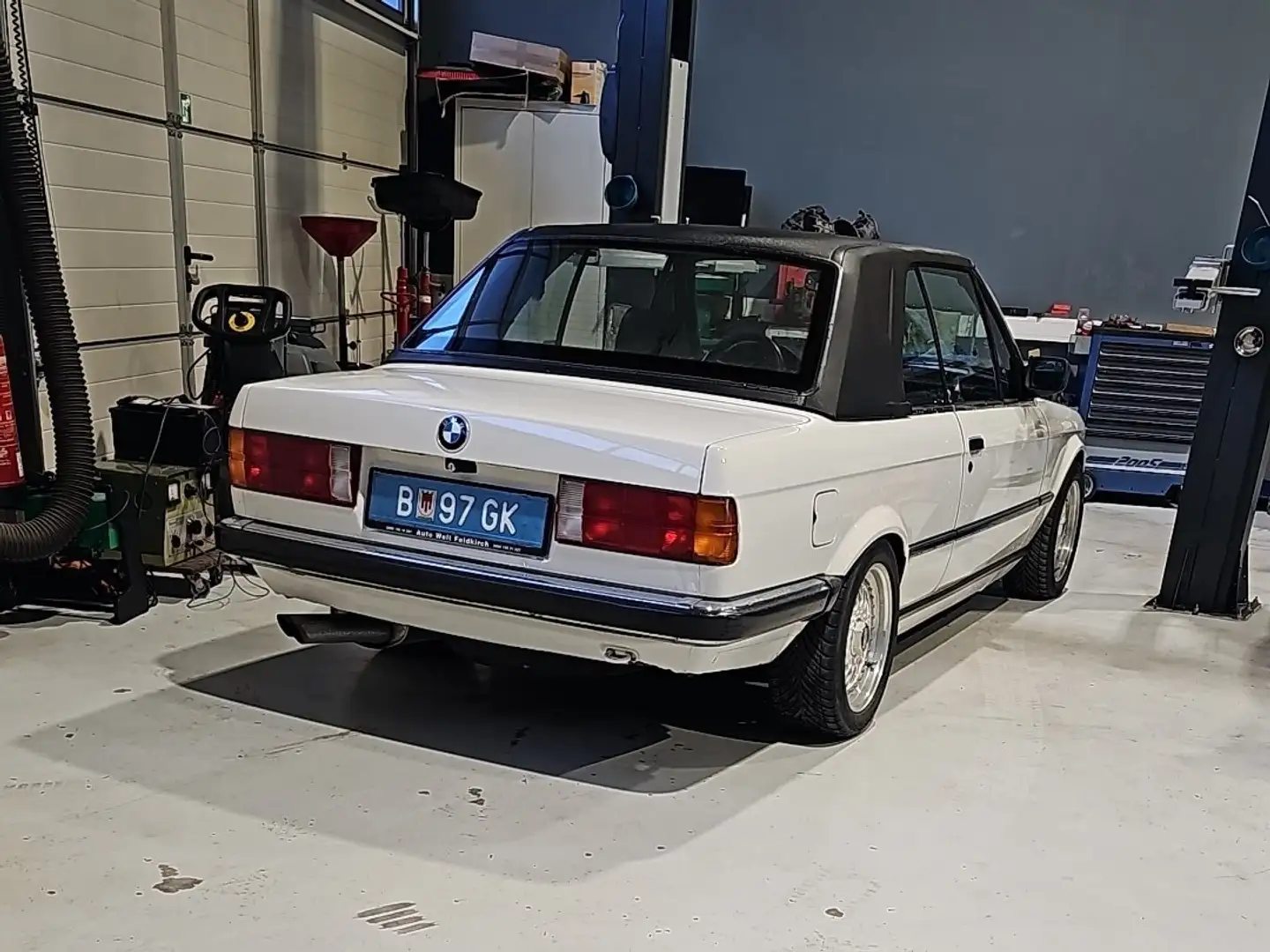 BMW 325 325i Cabrio Weiß - 1