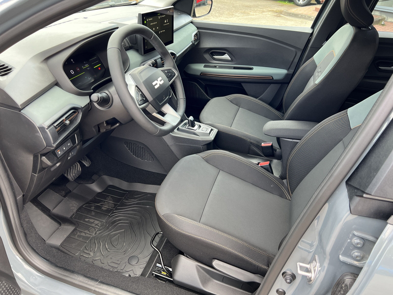 Dacia Jogger ECO-G 120 auto Extreme 5-S SHZ+RFK+LED — photo 5