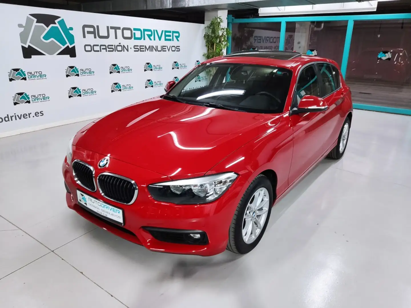 BMW 118 118d Rood - 1