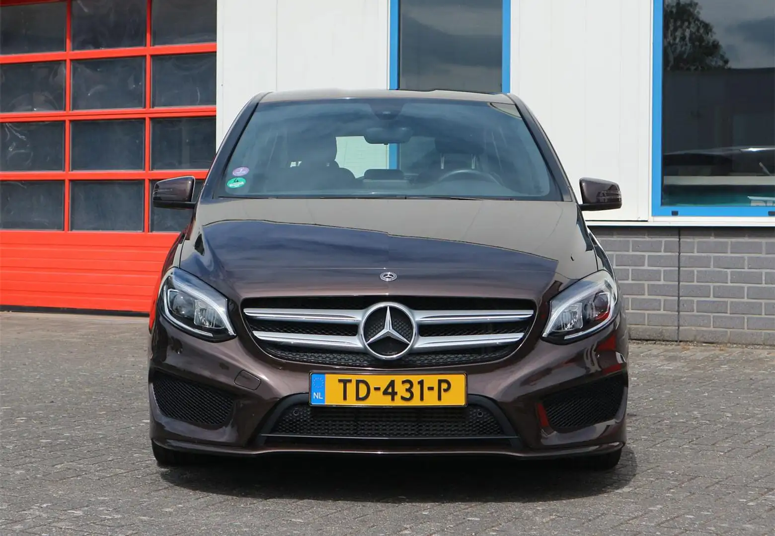 Mercedes-Benz B 180 Business Solution AMG nieuwstaat Marrone - 2