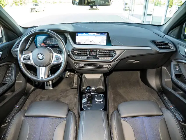 BMW 1 Series view 5