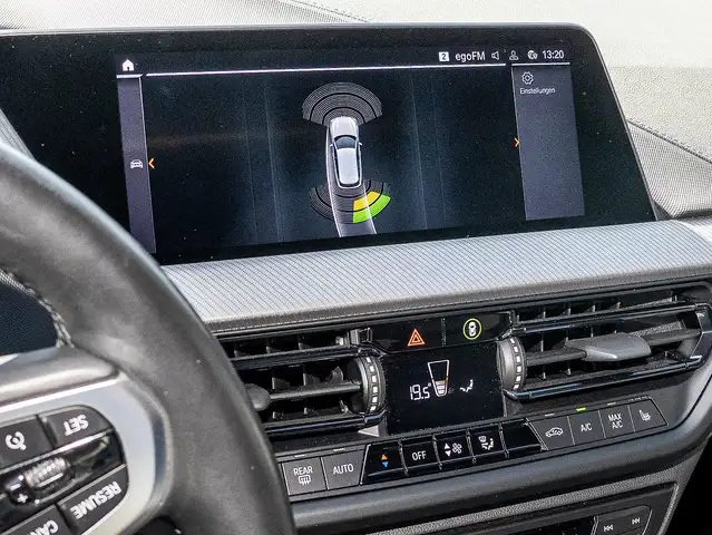 BMW 1 Series view 20