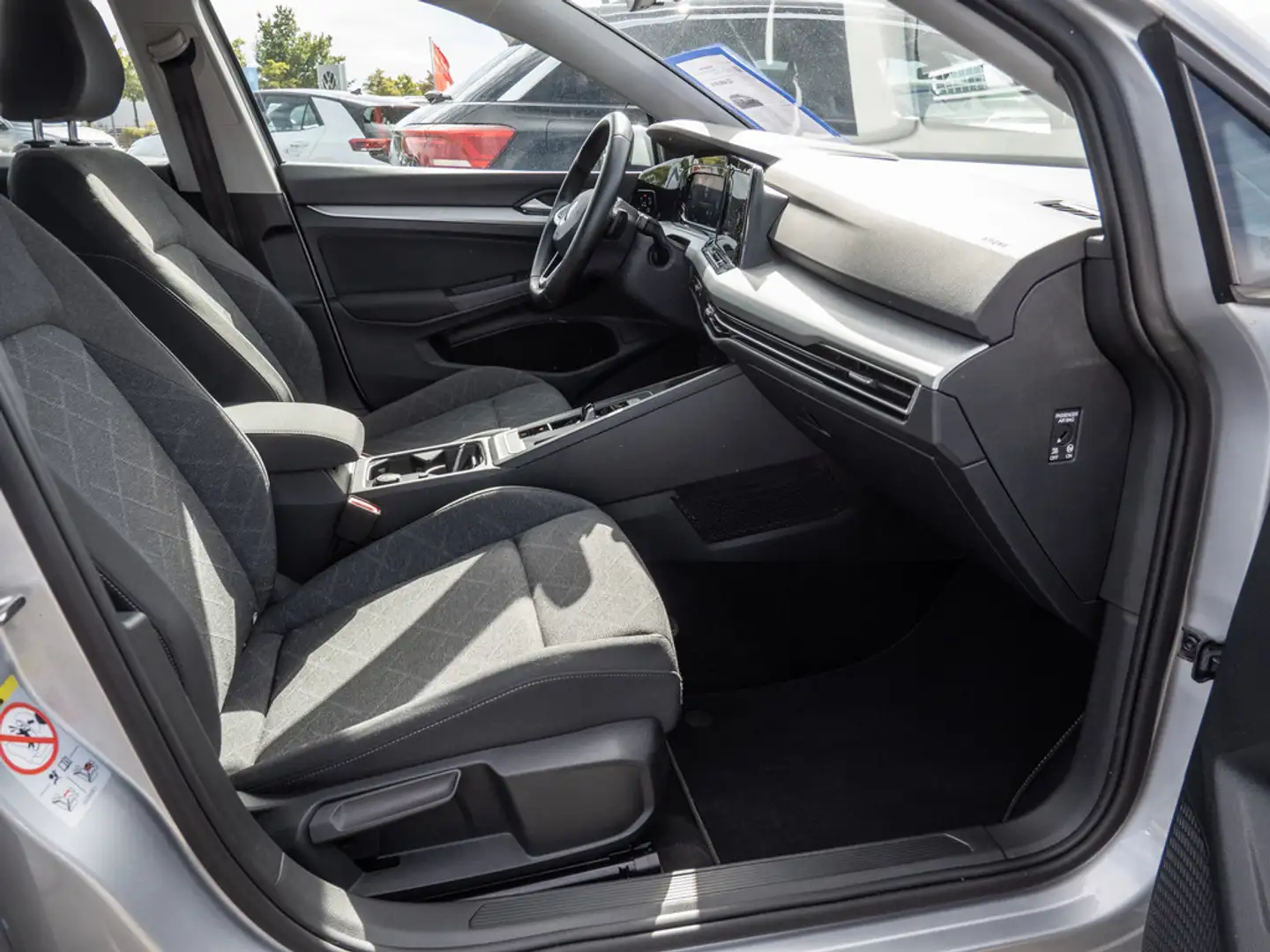 Volkswagen Golf VIII Variant 2.0 TDI Life NAVI ACC LED Plateado - 2