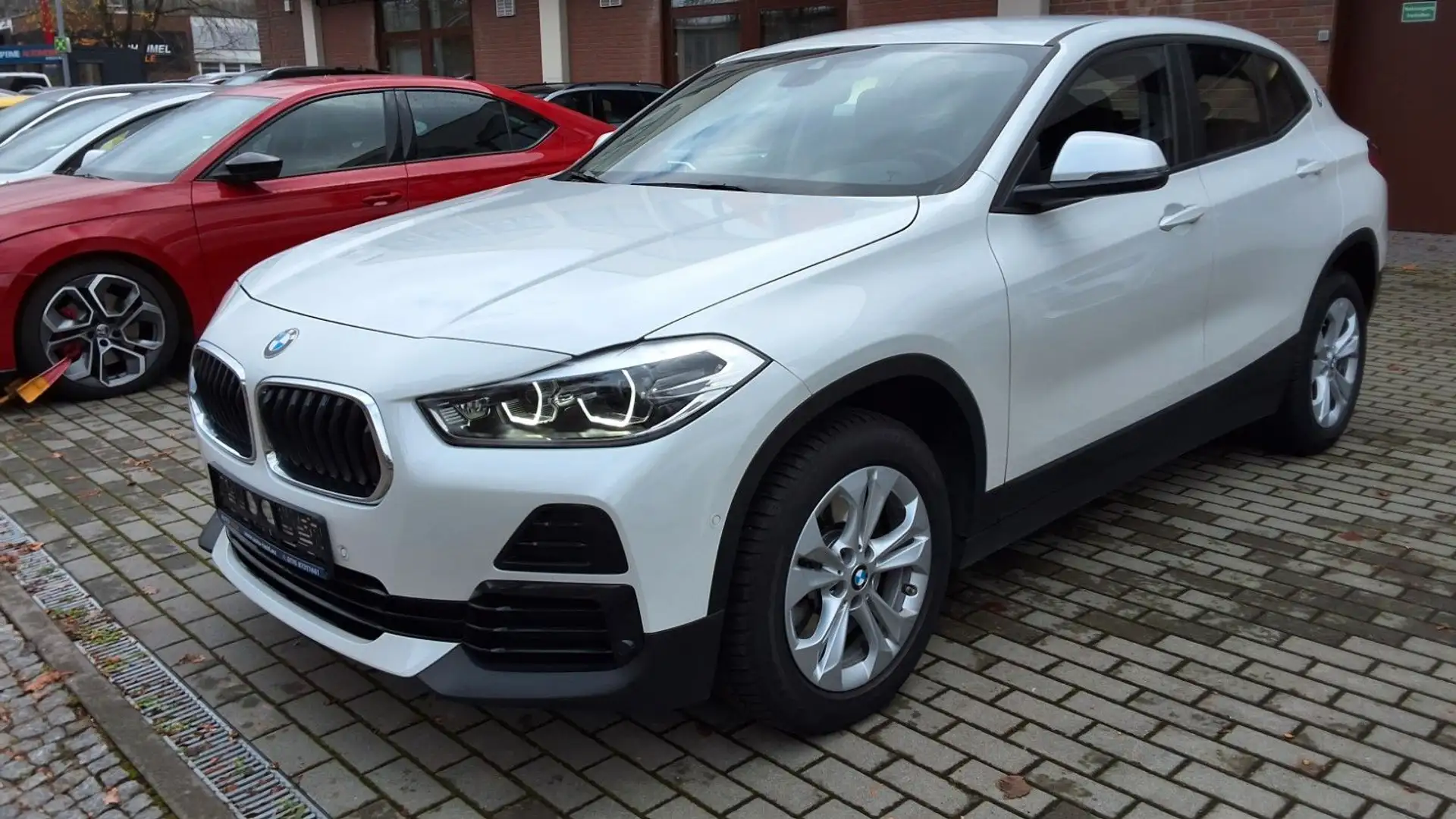 BMW X2 xDrive 20 d Advantage,Leder,Automatik,navi Weiß - 1