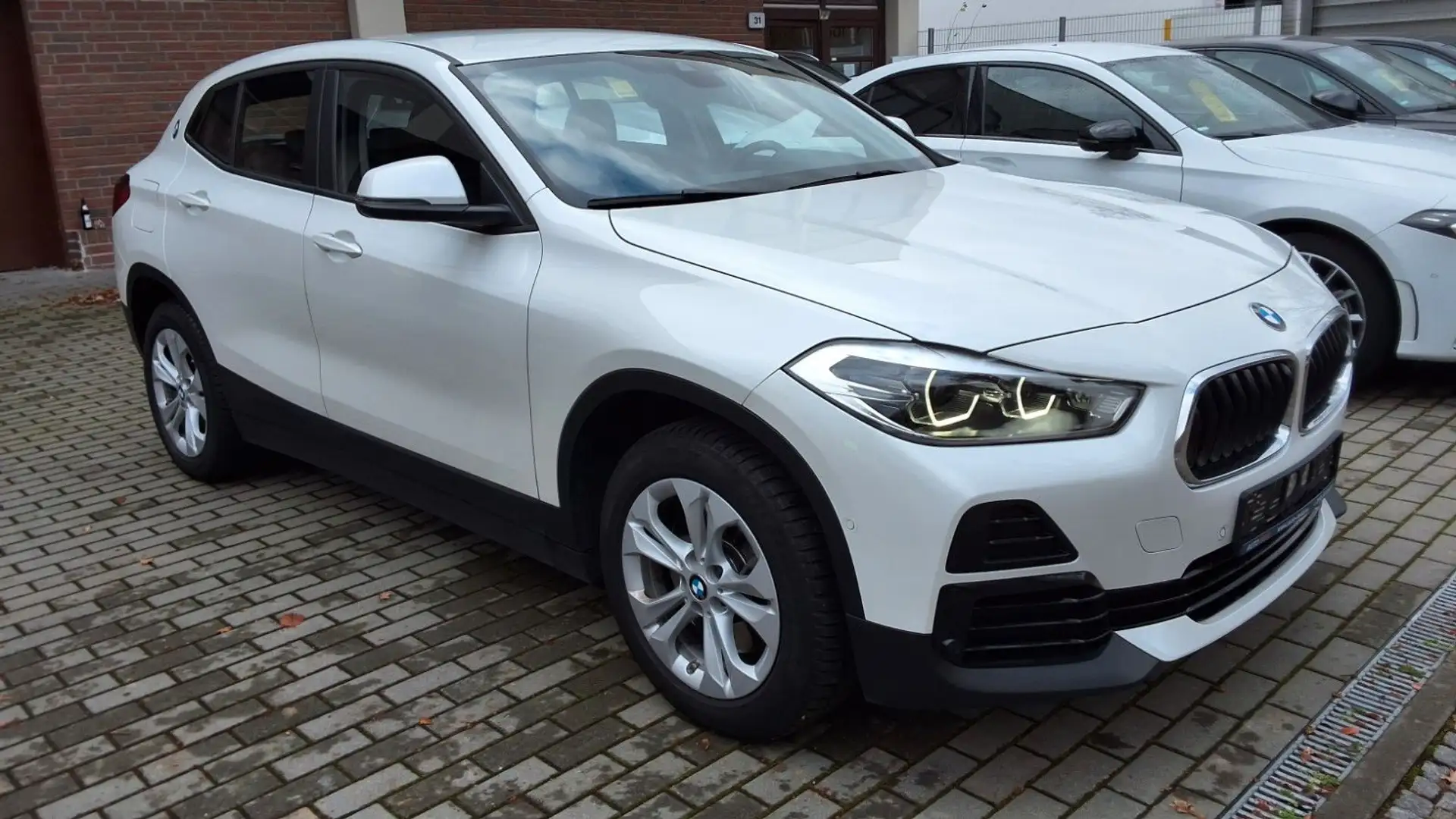 BMW X2 xDrive 20 d Advantage,Leder,Automatik,navi Weiß - 2