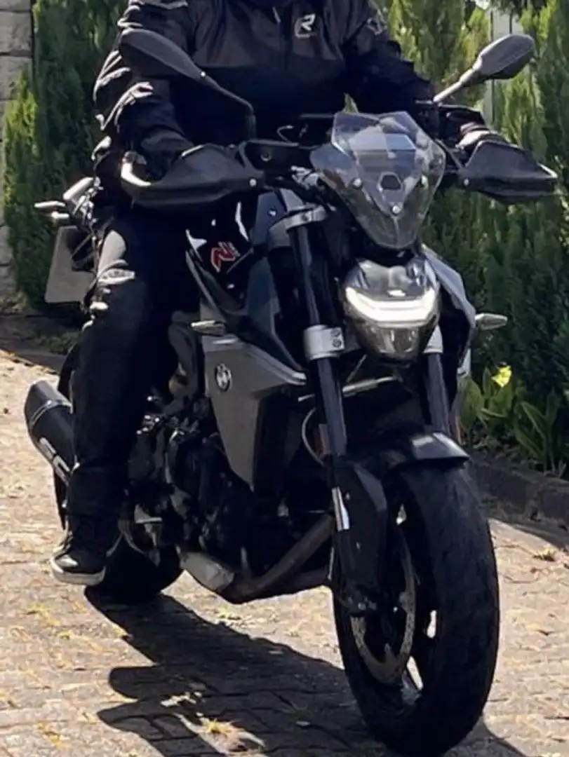 BMW F 900 R Schwarz - 2