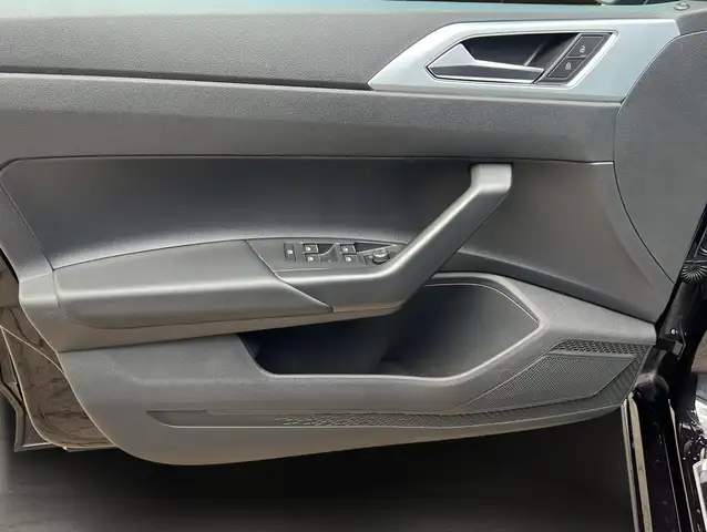 Volkswagen Polo view 14
