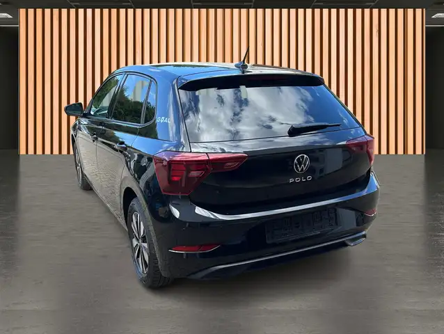 Volkswagen Polo view 4