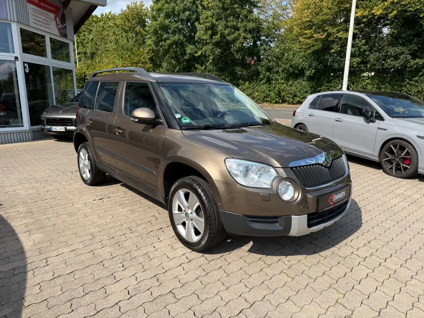 Skoda Yeti 1.2 TSI DSG Experience/Navi/Memory Sitze. Braun - 2
