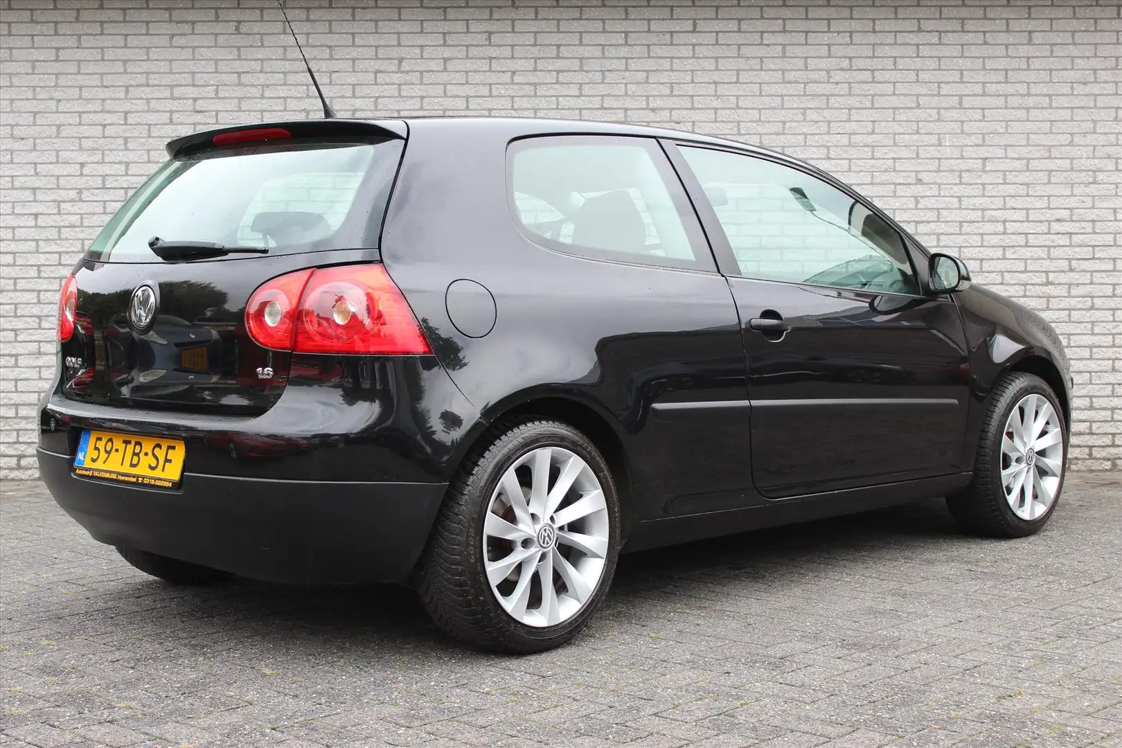 Volkswagen Golf 1.6 75KW Trendline Business | 3-dr | LMV ''17 Zwart - 2