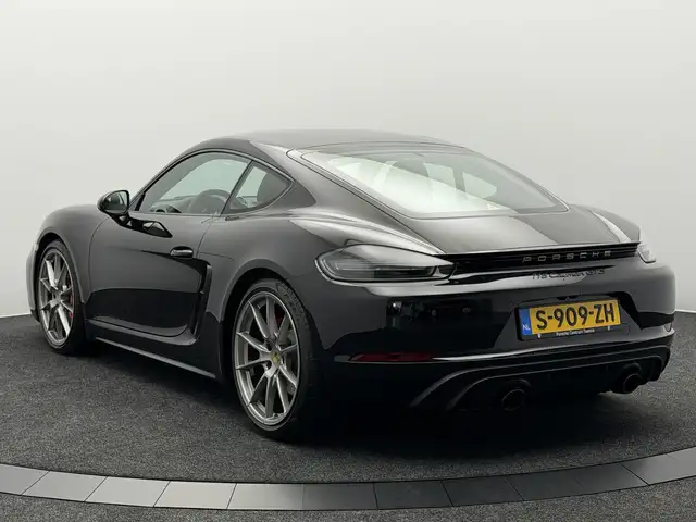 Porsche Cayman view 14