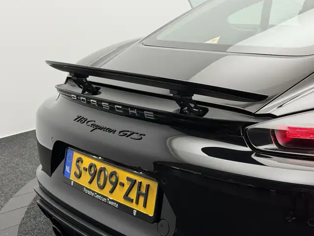 Porsche Cayman view 10
