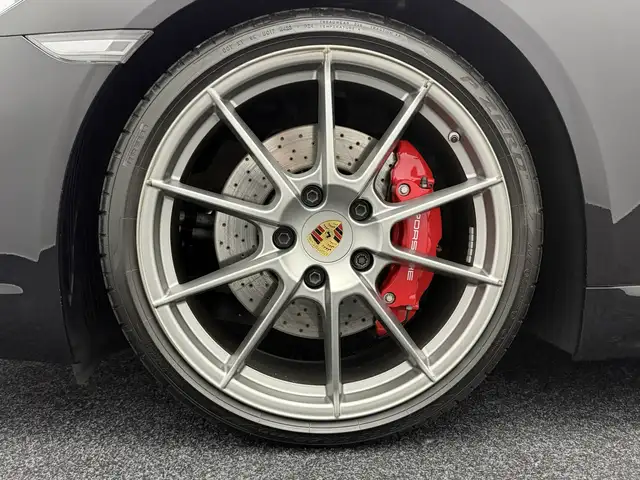 Porsche Cayman view 12