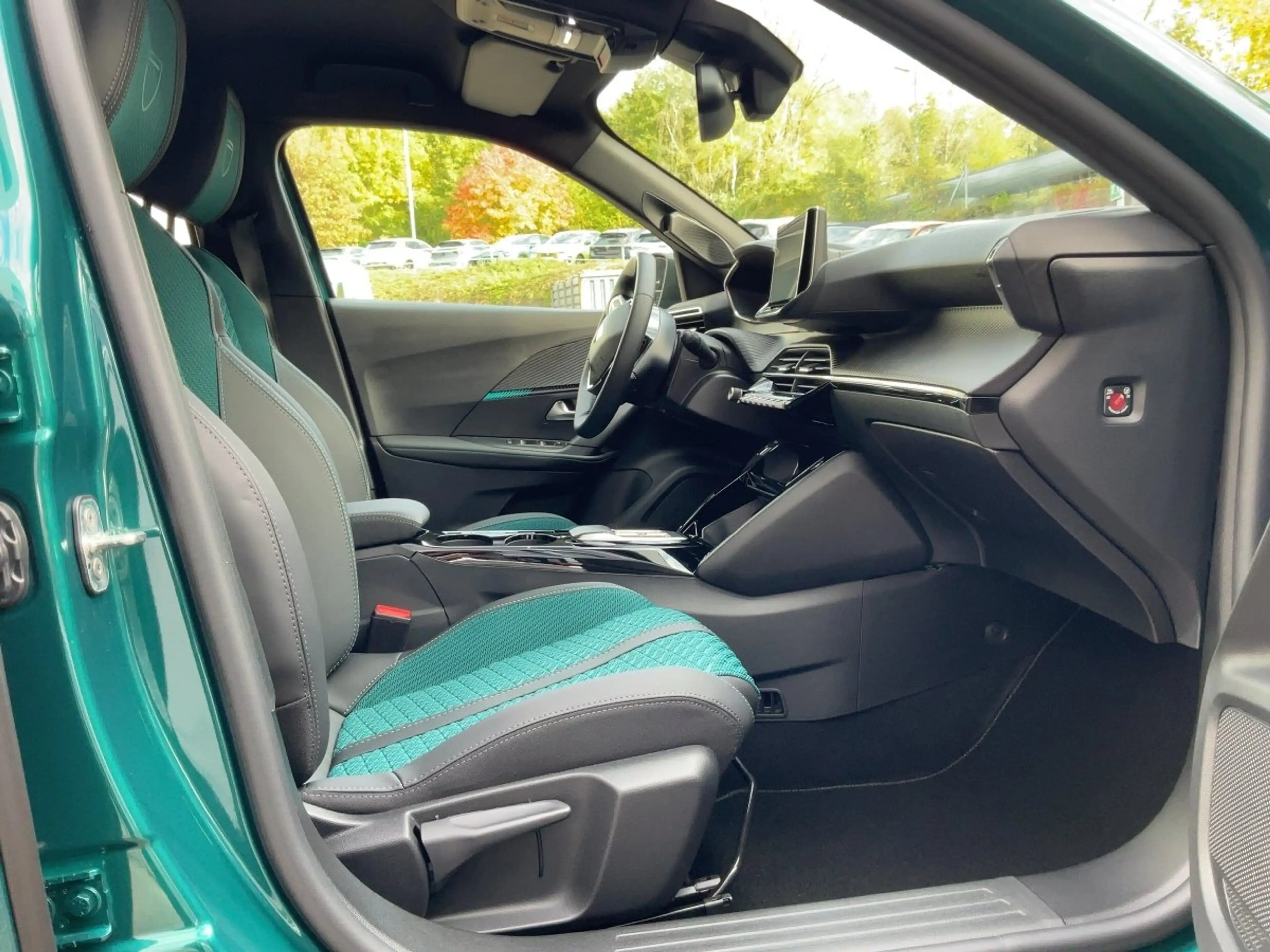 Peugeot 2008 ENVY HYBRID 145 e-DSC6 ENVY — photo 8
