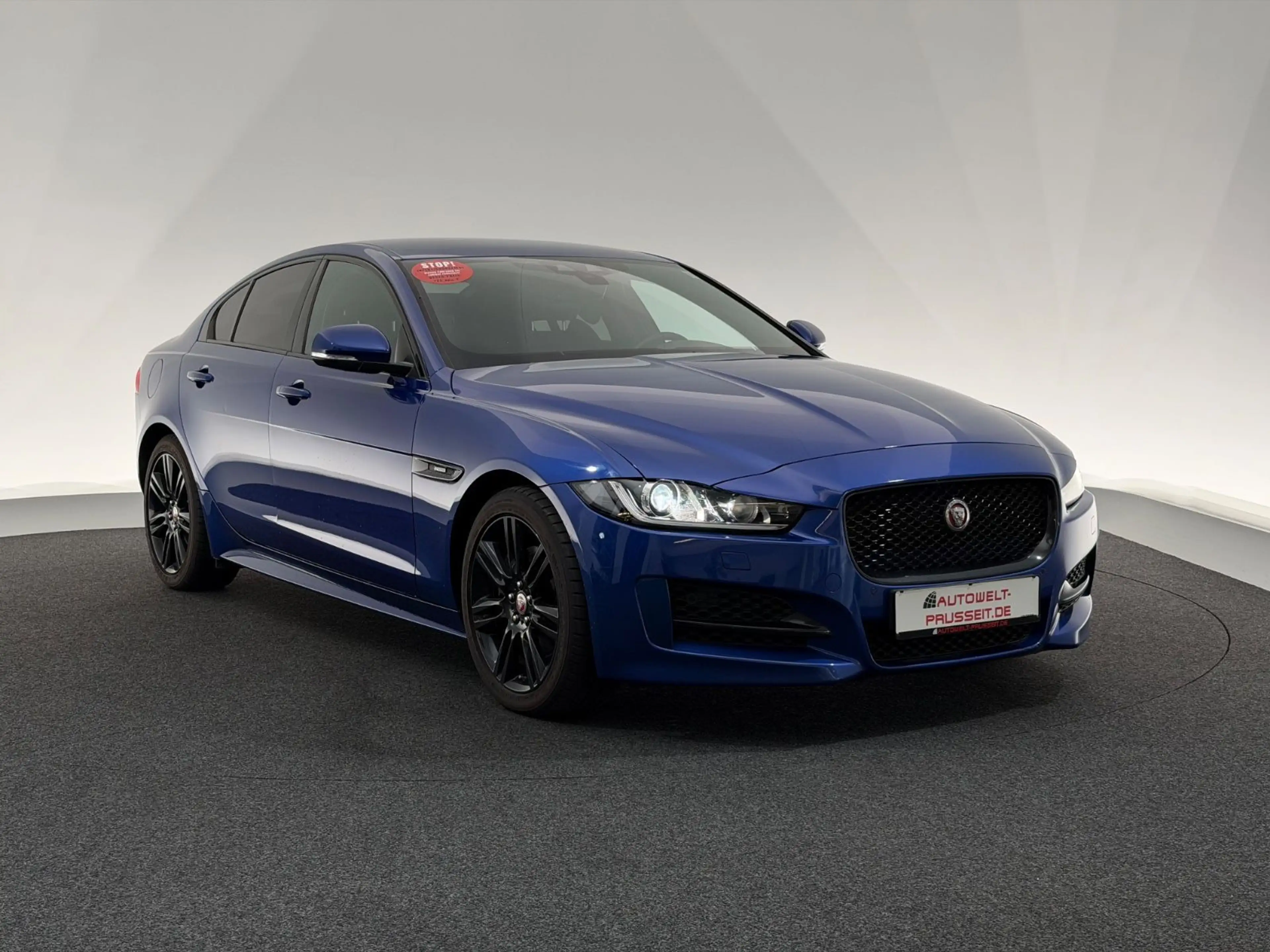 Jaguar XE 20d*R SPORT*BLACK PACK-XENON-R.KAM-ACC-SHZ-18