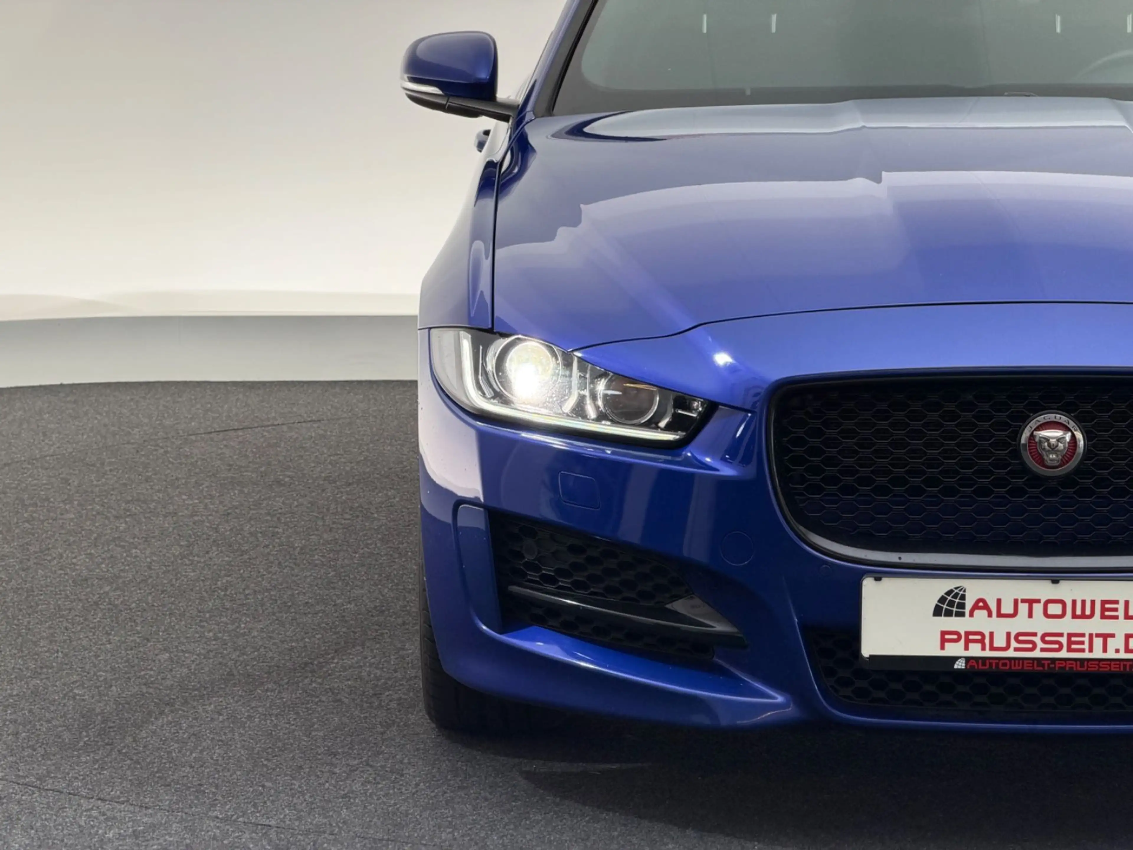 Jaguar XE 20d*R SPORT*BLACK PACK-XENON-R.KAM-ACC-SHZ-18 — photo 15