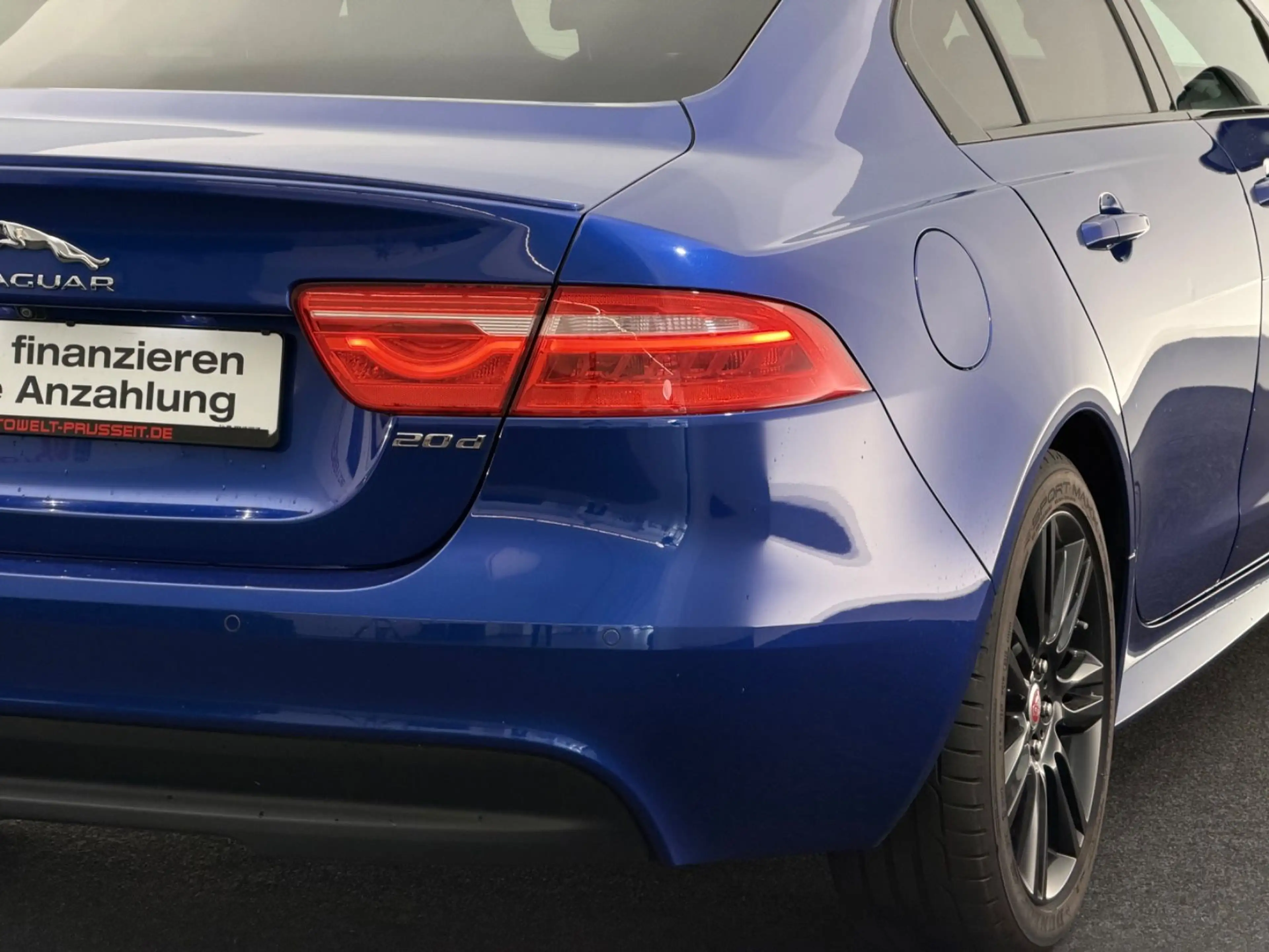 Jaguar XE 20d*R SPORT*BLACK PACK-XENON-R.KAM-ACC-SHZ-18 — photo 13