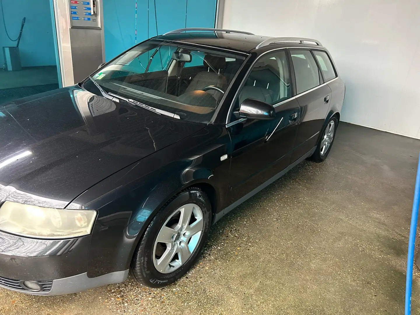 Audi A4 2.4L V6 Zwart - 2