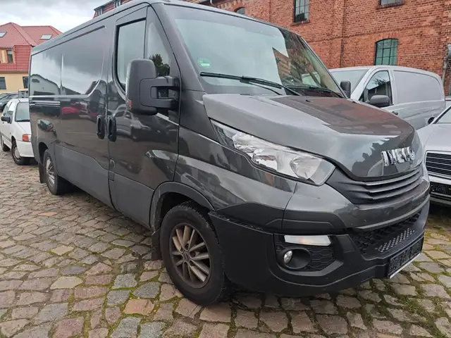 Iveco Daily Kasten Ka 35 S 180Radstand 3520 Hi-Matic