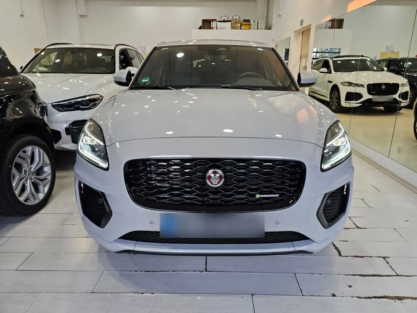 Jaguar E-Pace R-Dynamic SE Navi Camera Tetto C.20" RDynamic camera Grigio - 2