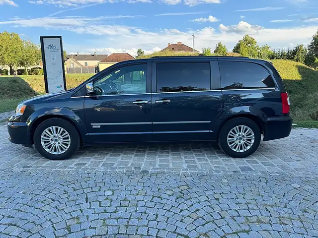 Lancia Voyager S MIT NEUE PICKERL