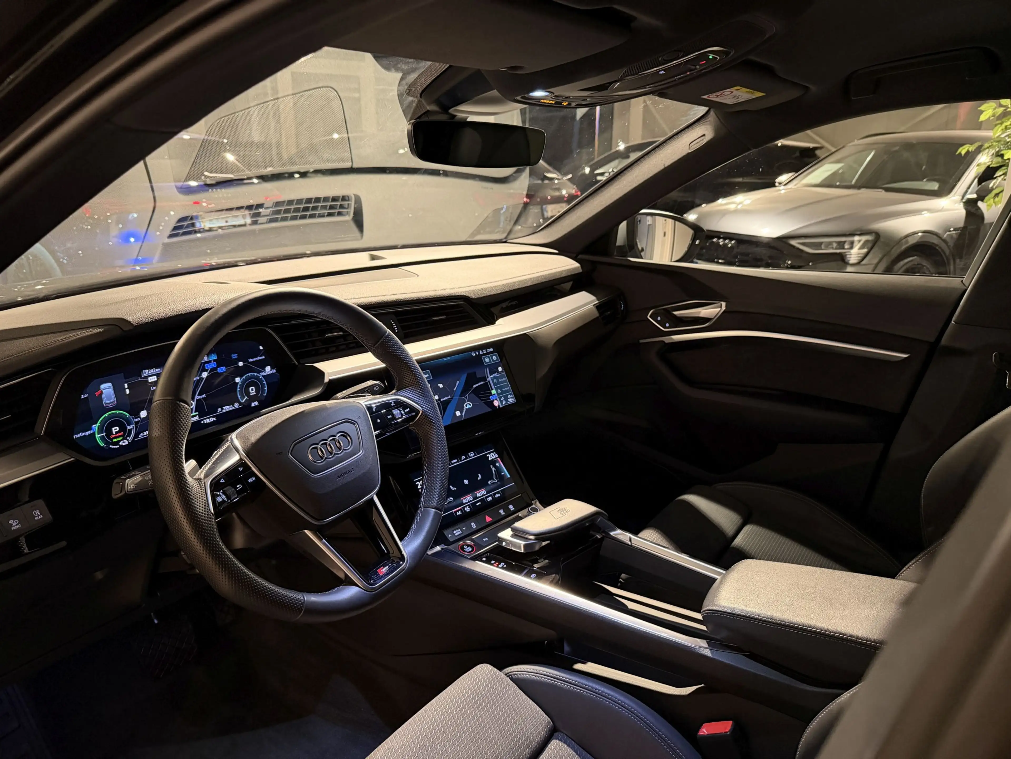 Audi SQ8 e-tron 503PK QUATTRO * FULL BLACK PACK * STANDVERWARMIN — photo 4