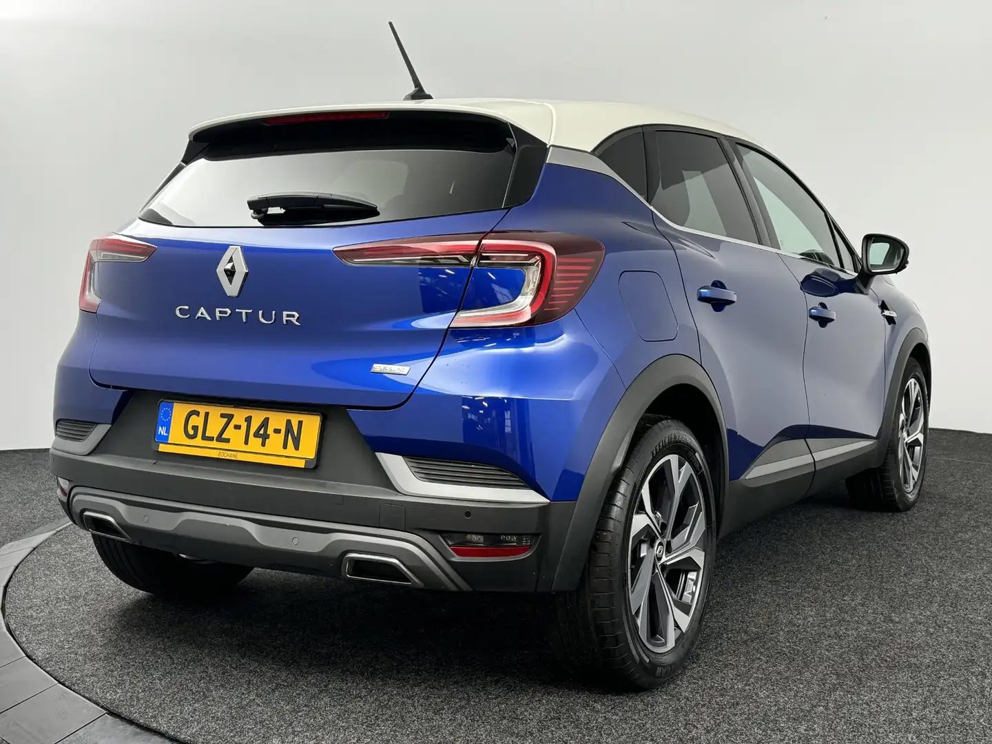 Renault Captur 1.3 TCe 140 EDC R.S. Line Automaat | Navigatie | A Blauw - 2