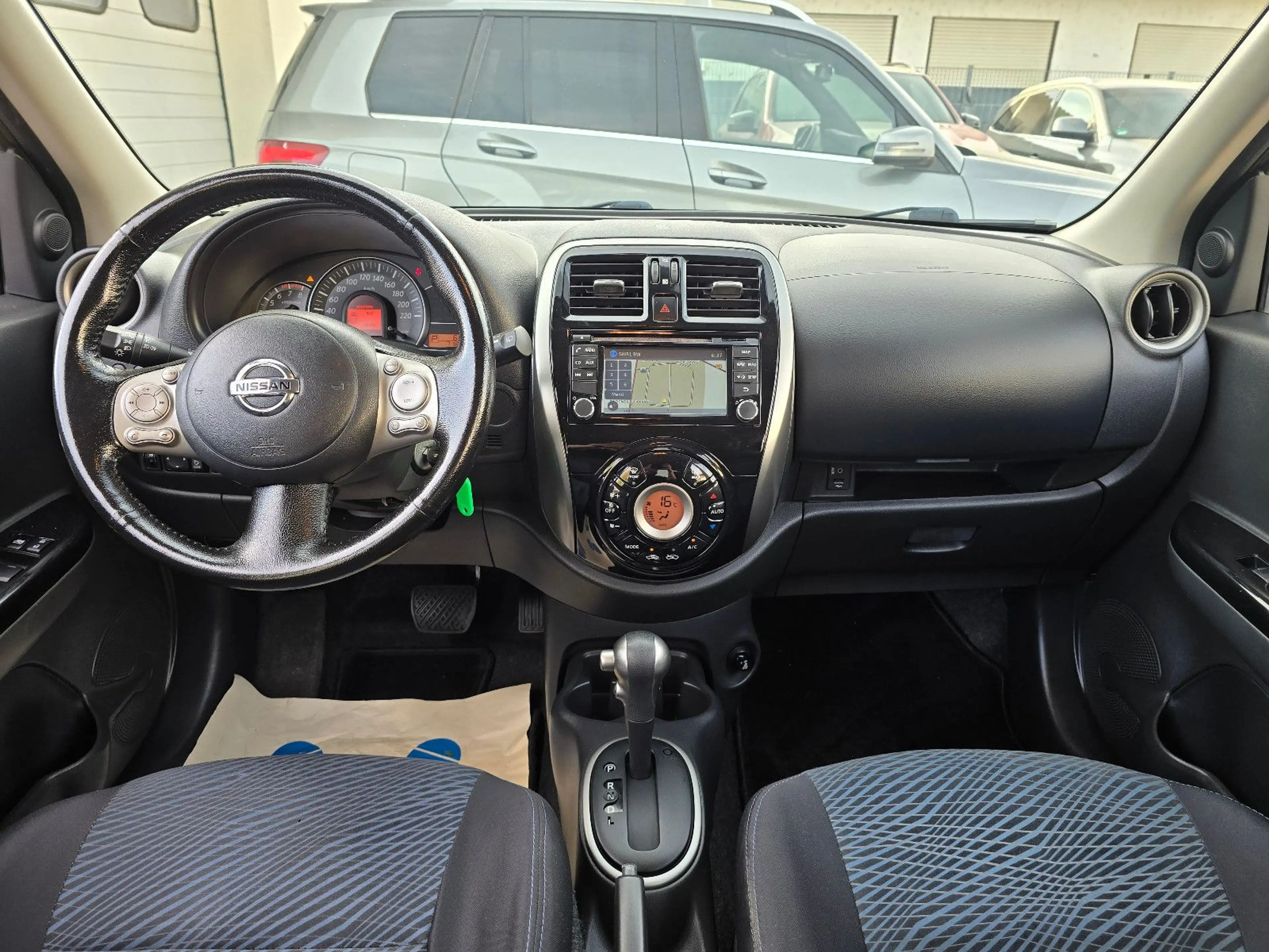 Nissan Micra N-Tec 1.2 — photo 11