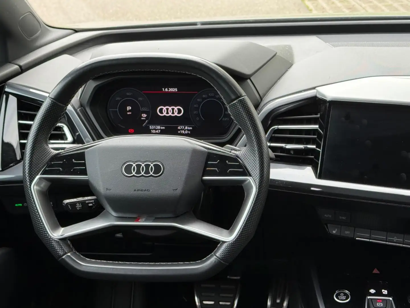 Audi Q4 e-tron 35 S edition 55 kWh, 2 x s-line, 21 inch, kieselgr Gris - 2