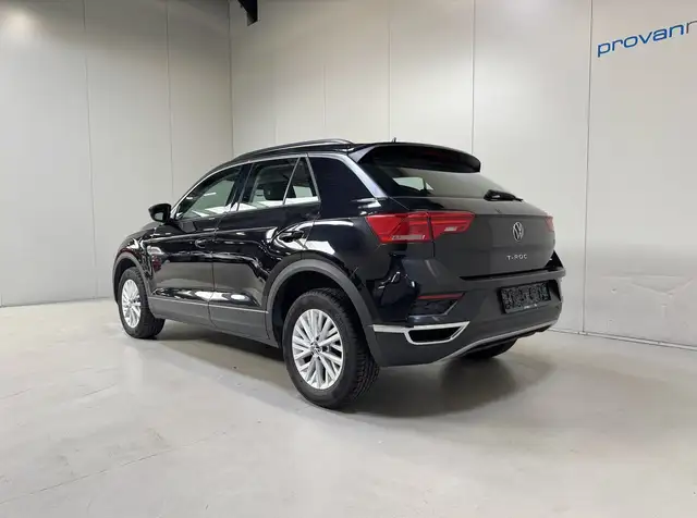 Volkswagen T-Roc view 6