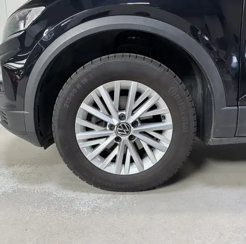 Volkswagen T-Roc view 7