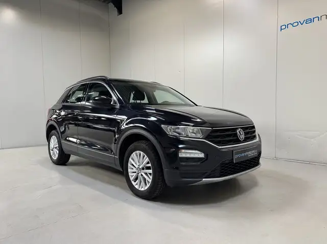 Volkswagen T-Roc view 5