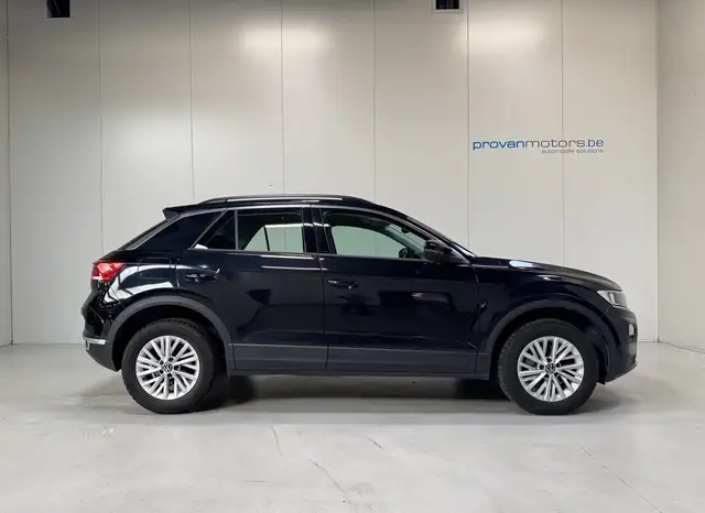 Volkswagen T-Roc view 25