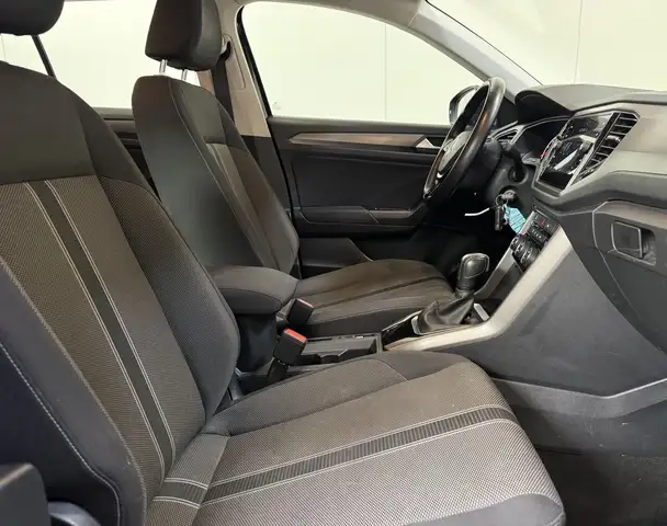 Volkswagen T-Roc view 2