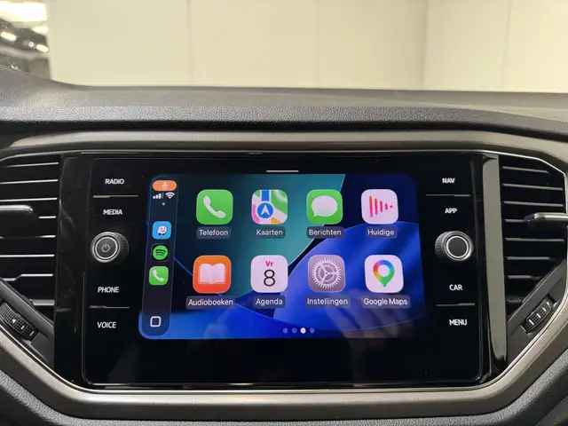 Volkswagen T-Roc view 15
