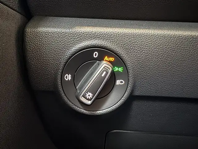 Volkswagen T-Roc view 20