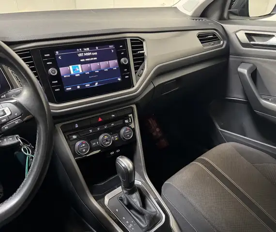 Volkswagen T-Roc view 12