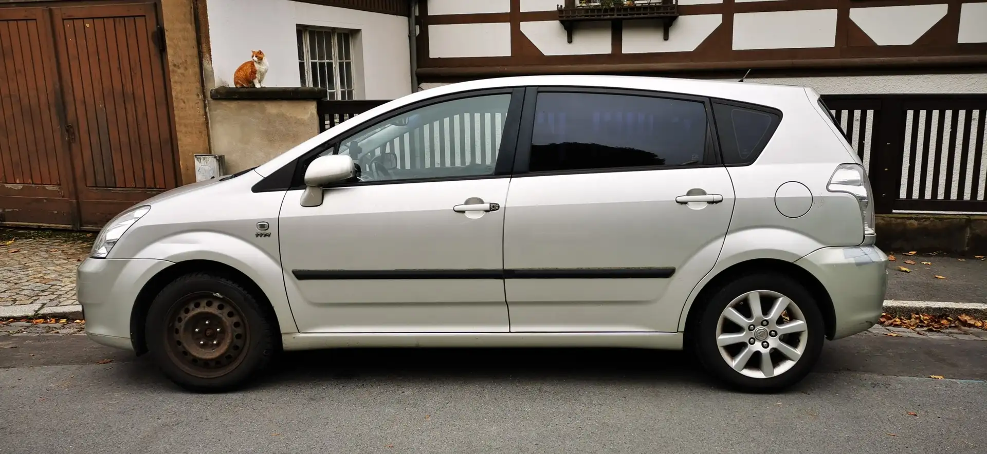 Toyota Corolla Verso Corolla Verso 1.8 Multi-Mode Executive Silber - 1