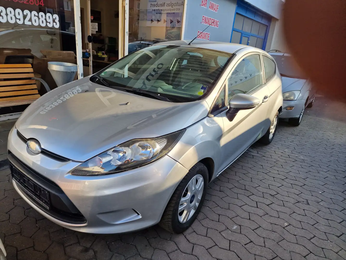 Ford Fiesta Trend Silber - 1