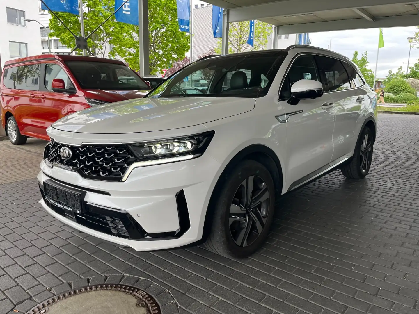 Kia Sorento 1.6 T-GDI Platinum AHK Pano elSitz 8Fach Bílá - 2