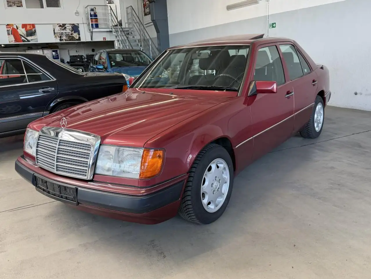 Mercedes-Benz 230 E, foto 2