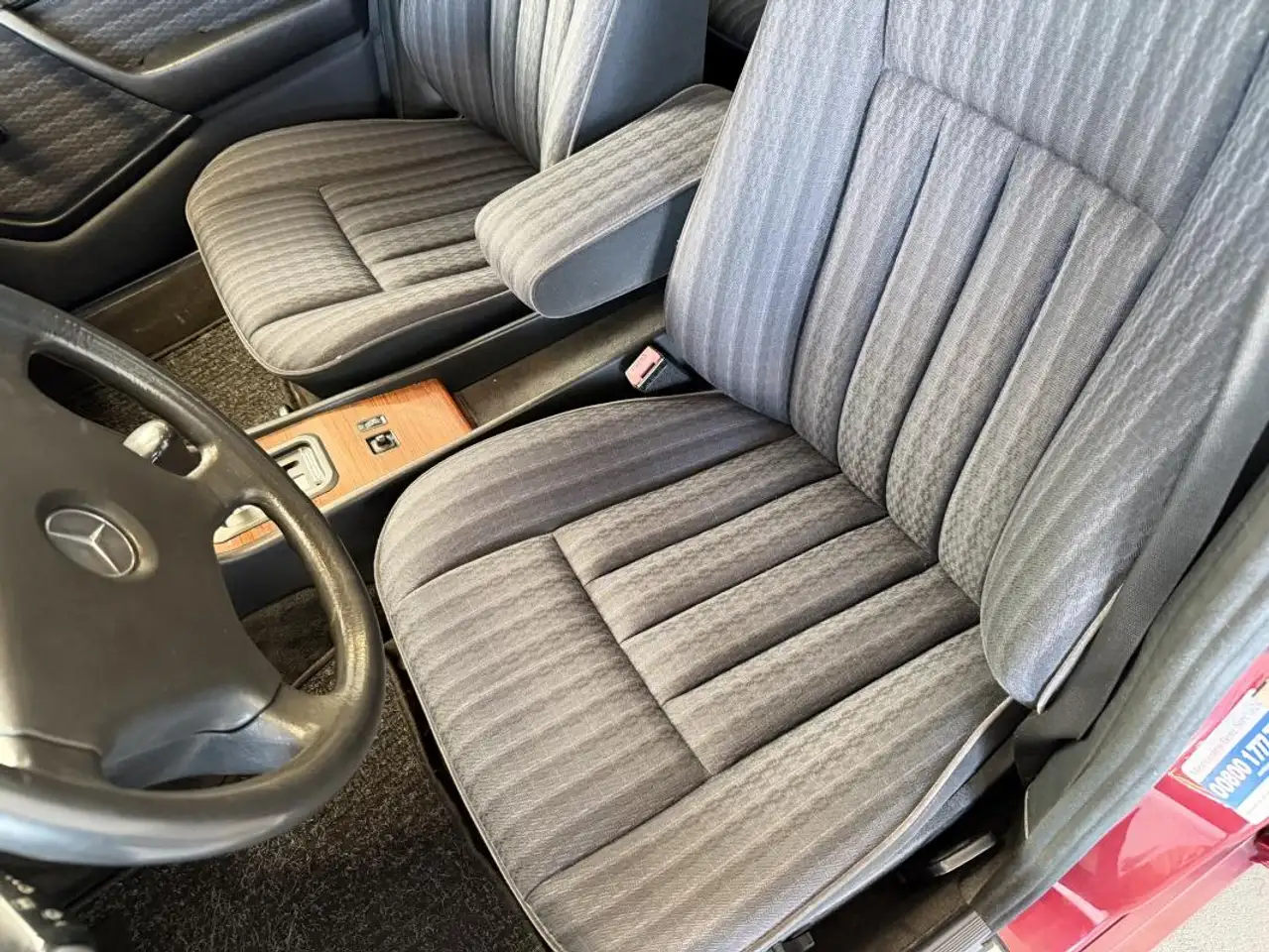 Mercedes-Benz 230 E, foto 12